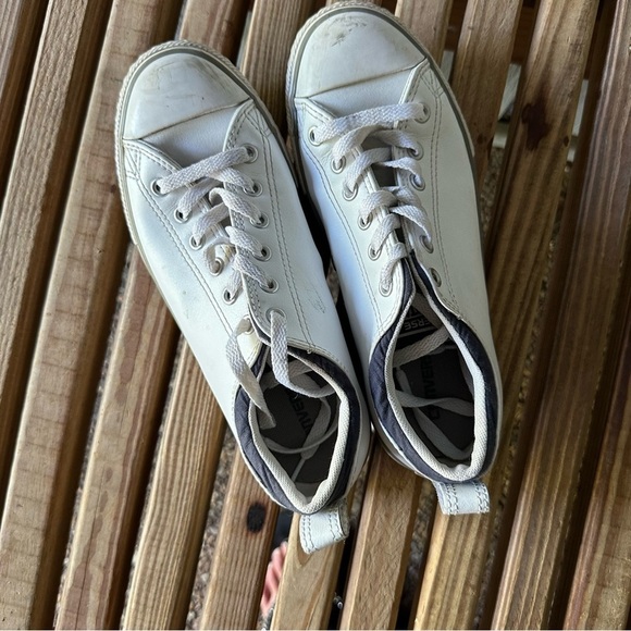 Converse Chuck Taylor All Stars Low Tops White Leather Juniors 5 Sneakers Shoes - Picture 8 of 13